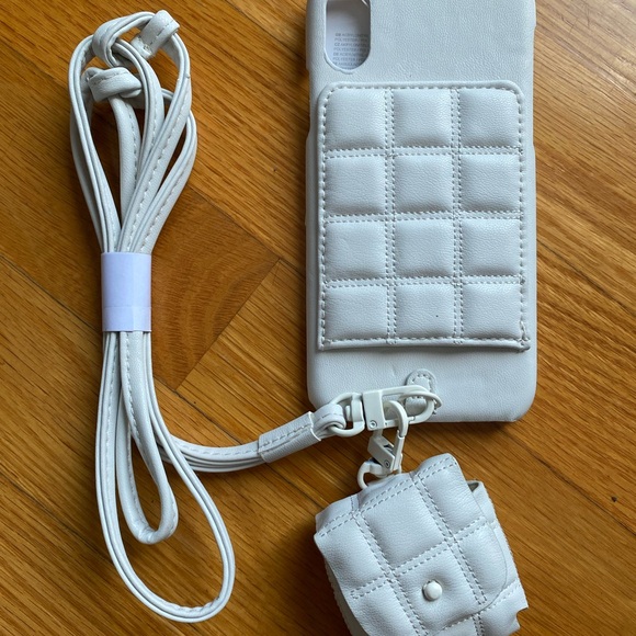 *SOLD* Iphone XS case and Airpods case - Picture 3 of 3